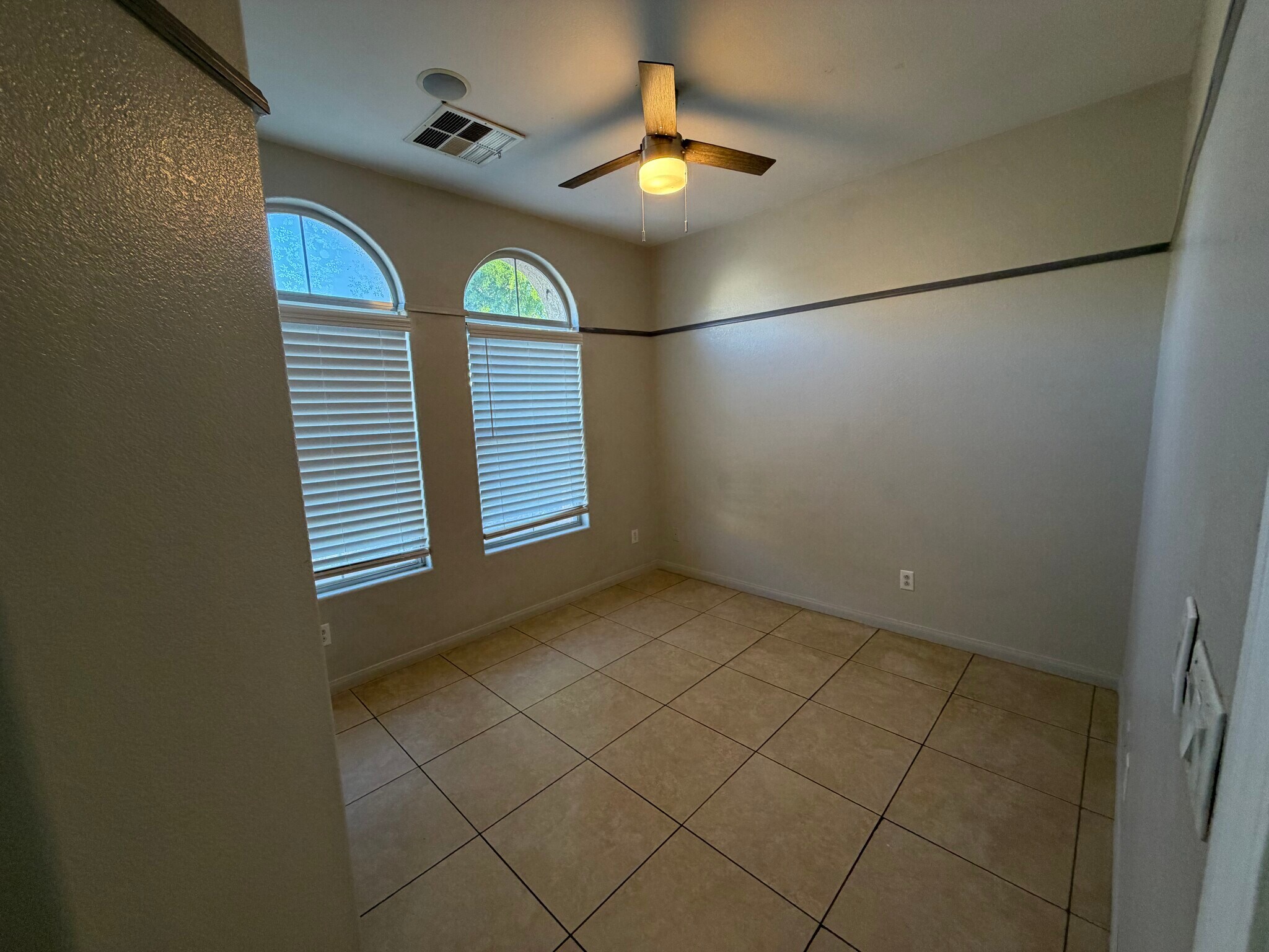 Building Photo - 9196 Grand Sunburst Ct