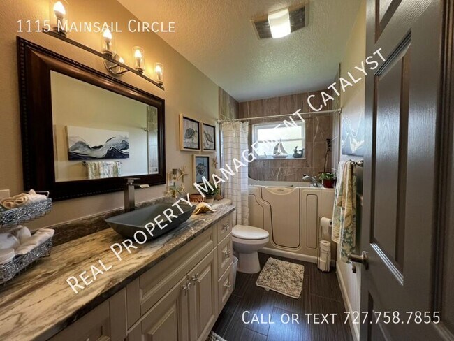 Building Photo - 1115 Mainsail Circle-