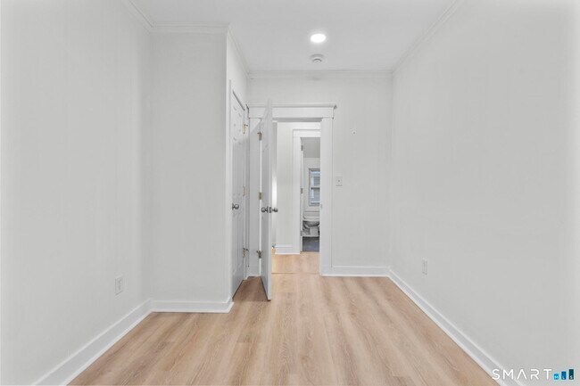 Building Photo - 141 Augur St