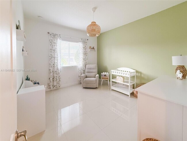 Building Photo - 17931 SW 152nd Ave