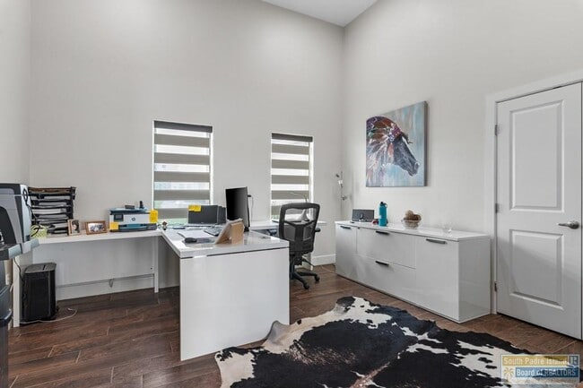 Building Photo - 4 Sawgrass Ct