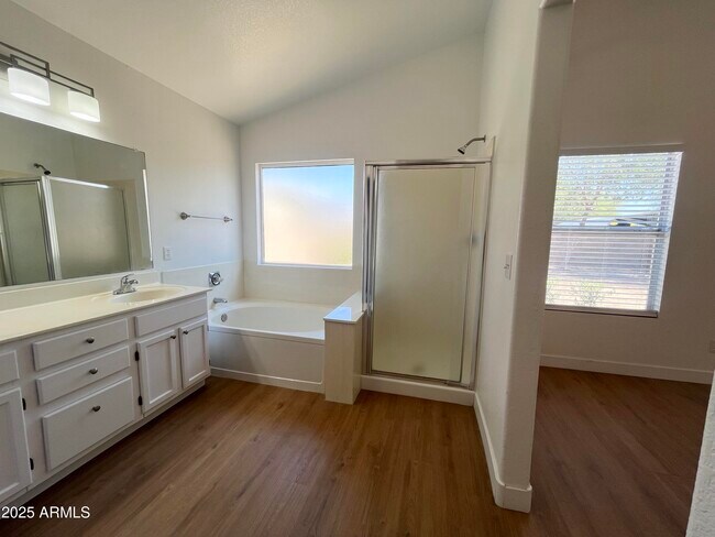 Building Photo - 7504 W Jenan Dr