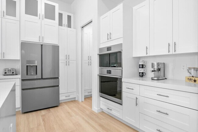 Building Photo - 3542 McComb Ln