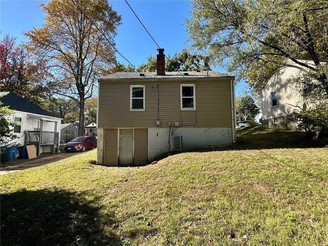 Building Photo - 7121 Lamont Dr