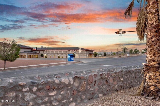 Building Photo - 7489 Plaza Redonda Dr