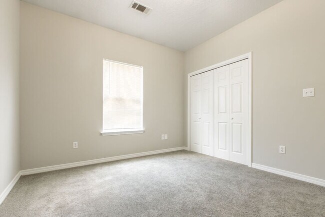 Building Photo - 9435 Bonanza Ln W