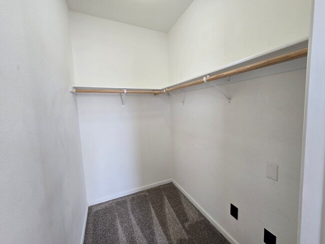 Building Photo - CANYON CREST CONDO