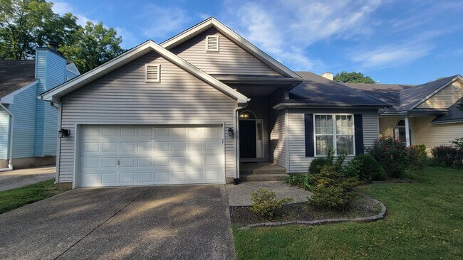 Primary Photo - A 3 Bedroom Home Right Off Westport Road