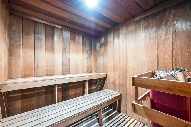 Building Photo - 3301 S Ocean Blvd