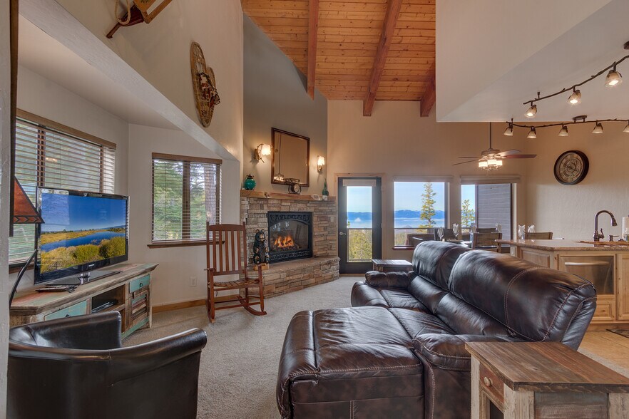 Building Photo - 750 Milky Way Ct