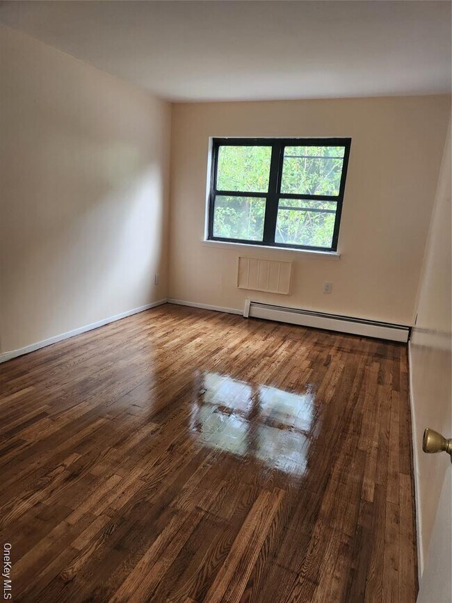 Building Photo - 84-12 98th St