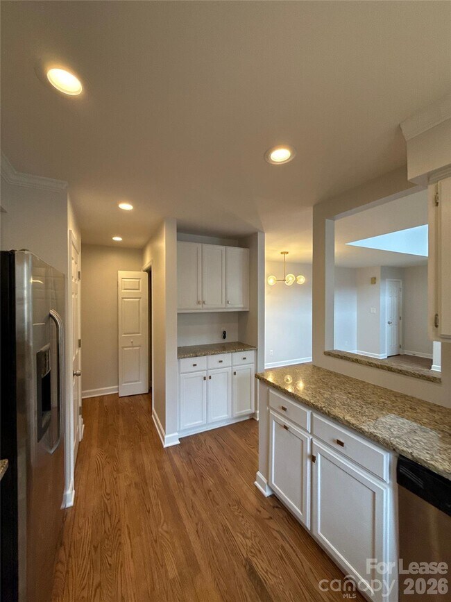 Building Photo - 815 Lexington Ave