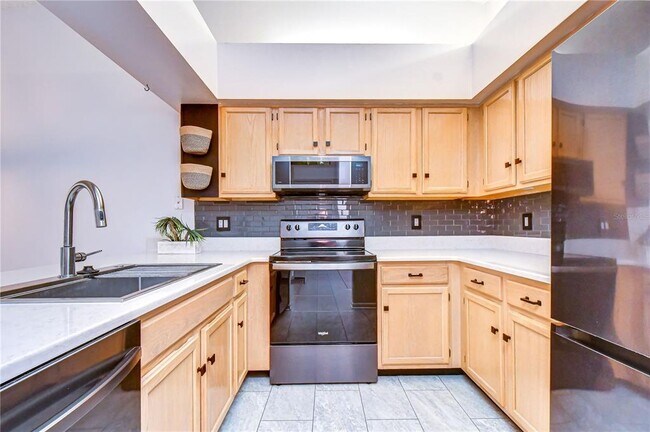Building Photo - 2749 Countryside Blvd