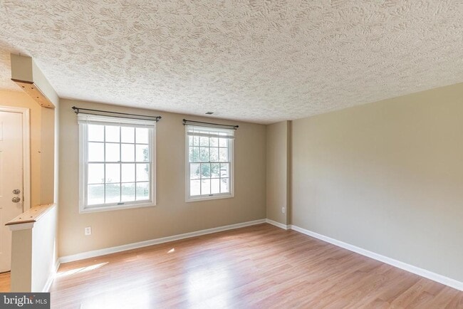 Building Photo - 6302 Betsy Ross Ct