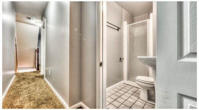 Building Photo - 104 E Clement St