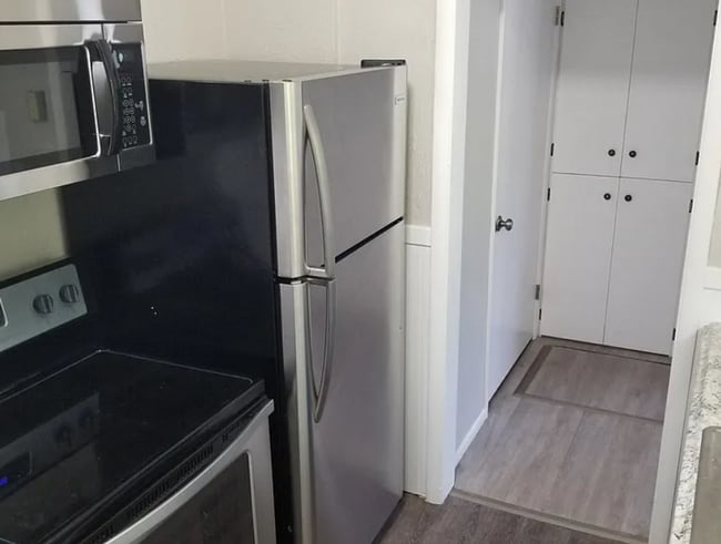 Building Photo - CHARMING 2 BED 1 BATH HOME IN ST ANTHONY