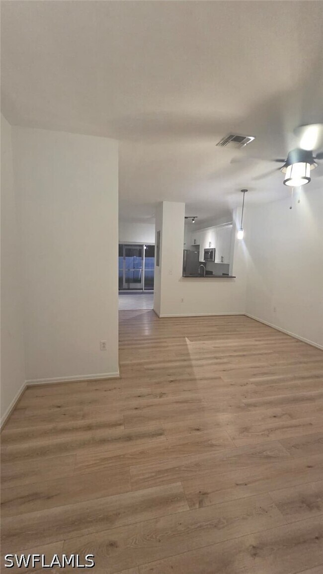 Building Photo - 3642 Pine Oak Cir