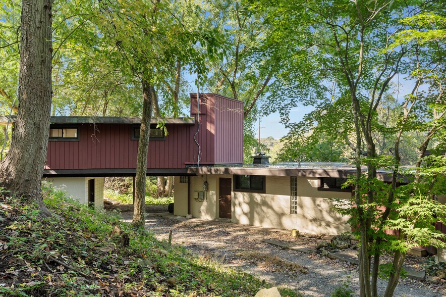 Building Photo - 740 Olivant Plz