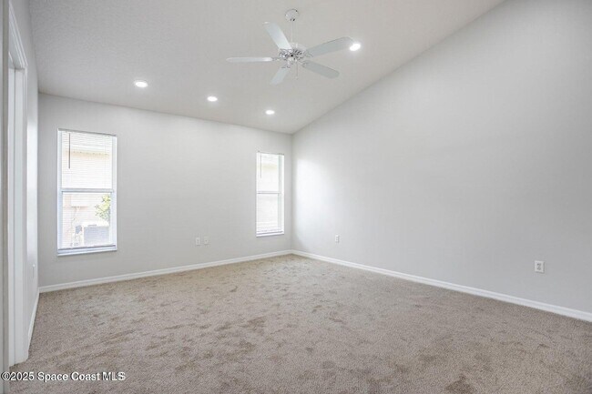 Building Photo - 621 Misty Creek Dr