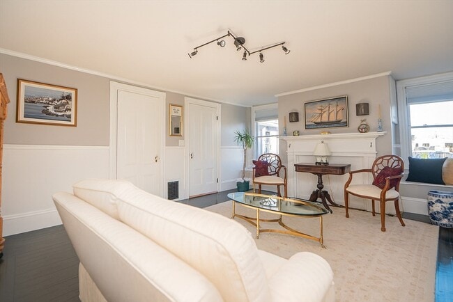 Building Photo - 57 Summer St