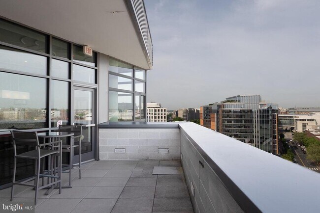 Building Photo - 460 New York Ave NW