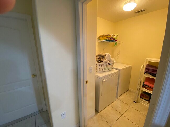 Building Photo - 562 Dolcetto Dr