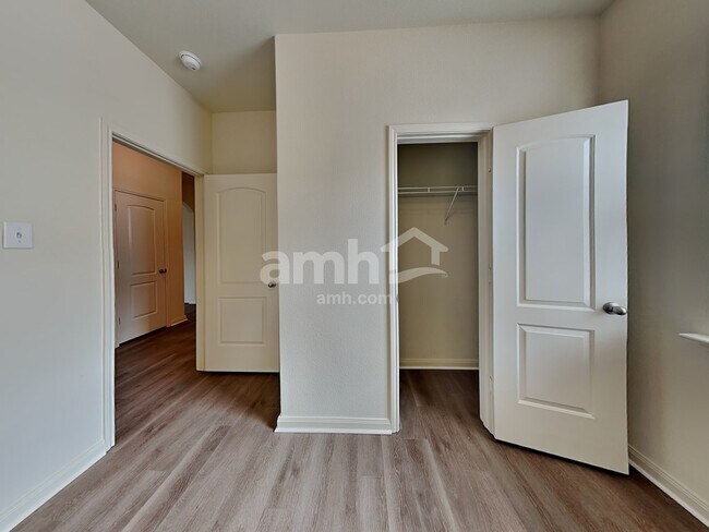 Building Photo - 1544 Park Trails Blvd