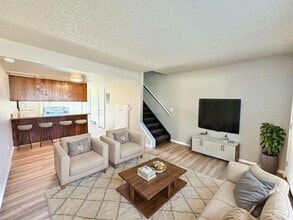 Building Photo - Two-Level 2BR with Fenced Yard & Washer/Dryer Hookups