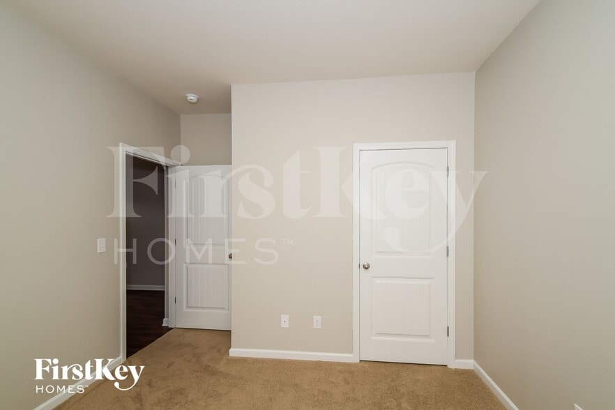 Building Photo - 5029 Bella Ct