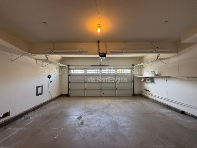 Building Photo - 4729 Ellington St
