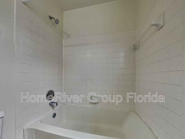 Building Photo - 2250 SE Friendship St