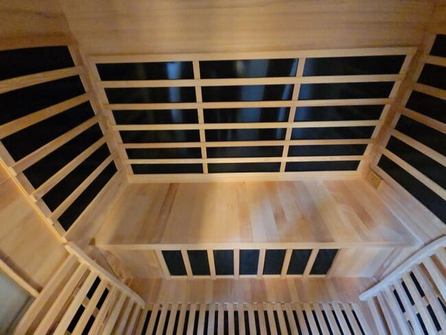 Building Photo - 3BD/2BA Eureka home is close to Sequoia Park, boasts infrared sauna!