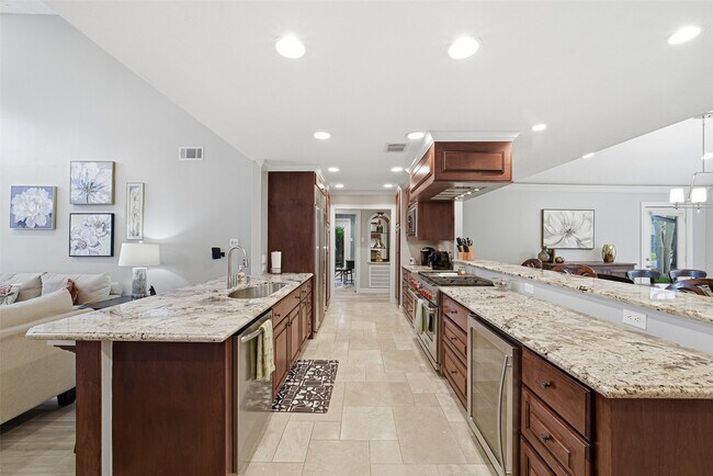 Building Photo - 4600 Huisache St