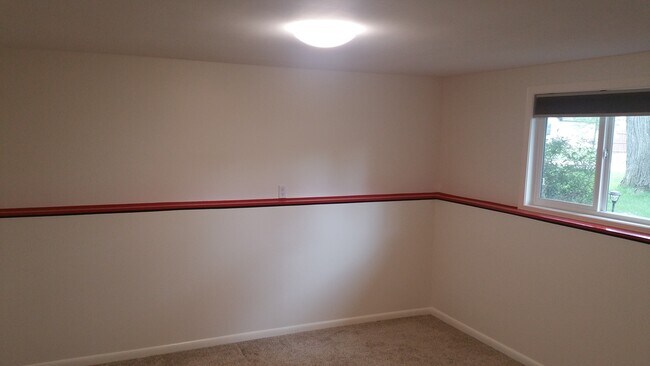 Building Photo - 9028 Garfield Dr