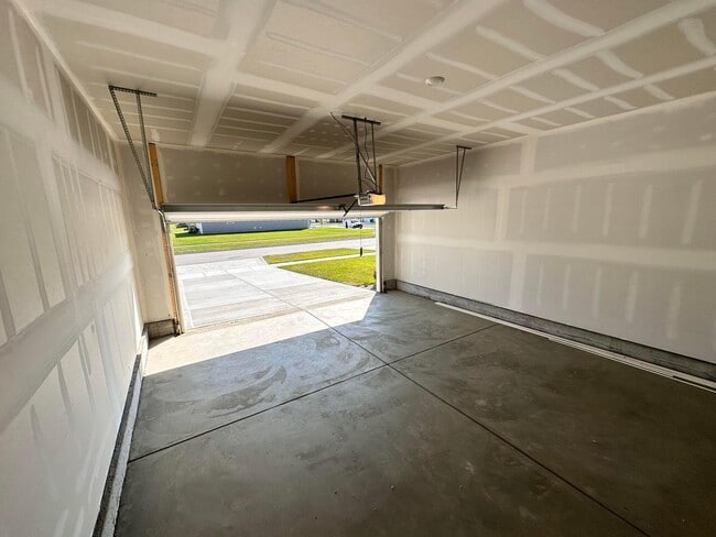 Building Photo - 188 Beaman Gates Dr SW