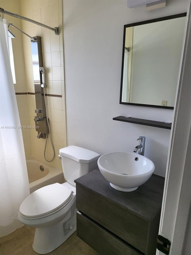 Building Photo - 2330 SW 31st Ave