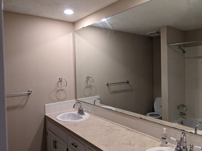 Building Photo - 3630 N Aspen Cir