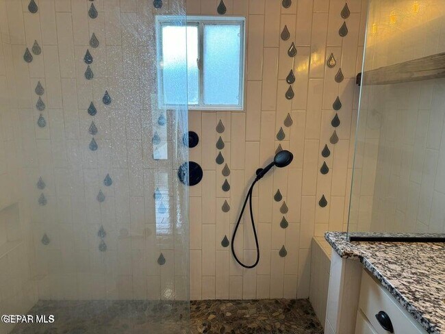 Building Photo - 129 S Apache Gold Lp