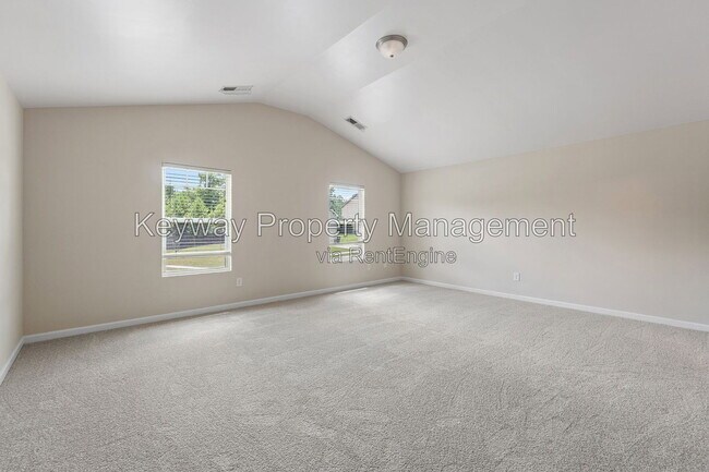 Building Photo - 910 Clover Ct