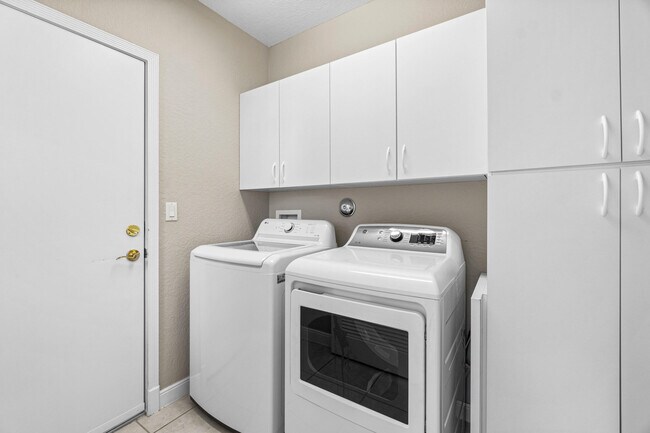 Building Photo - 4252 NW 66th Ln