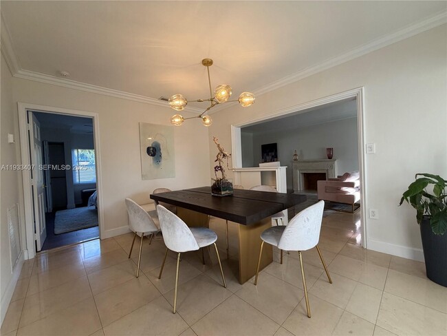 Building Photo - 5371 N Bay Rd