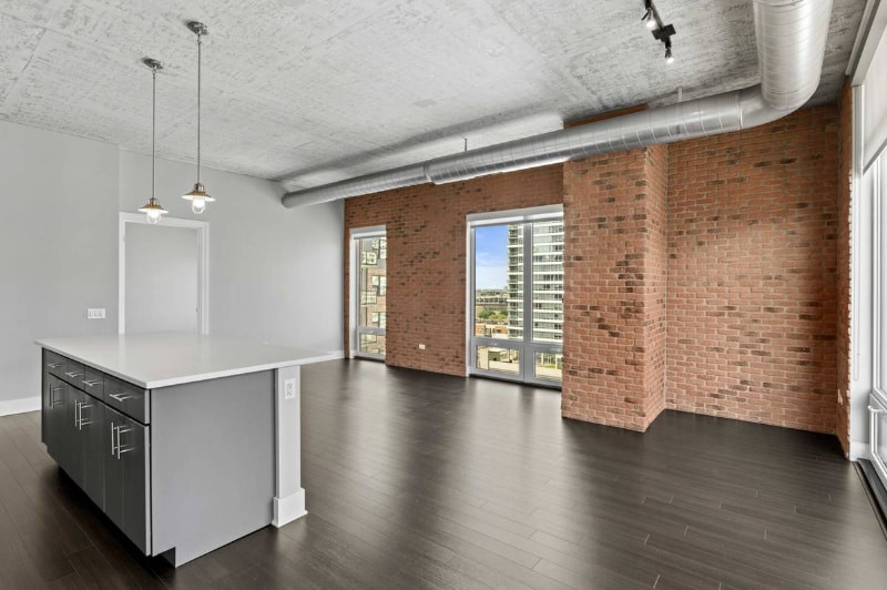 Building Photo - 888 S Clark St