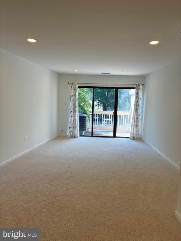 Building Photo - 5772 Rexford Ct