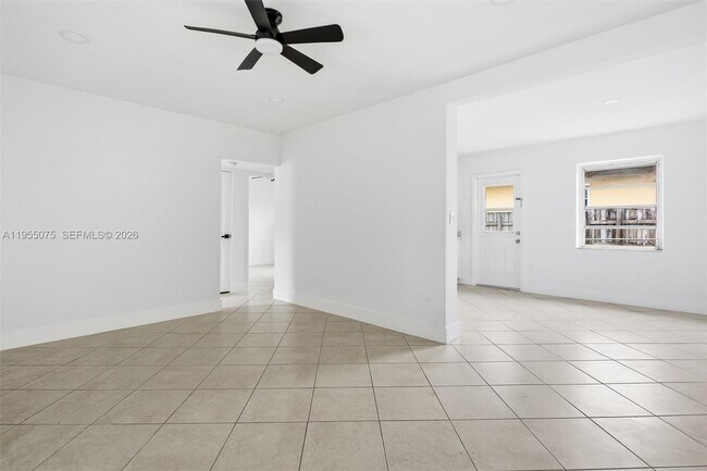 Building Photo - 2445 SW 18th St