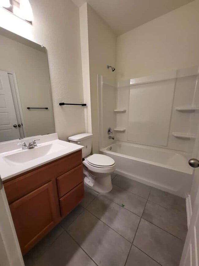 Building Photo - New Home In Cul de sac