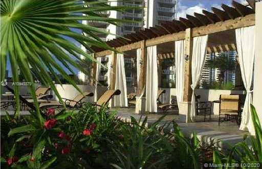 Building Photo - 19400 Turnberry Way