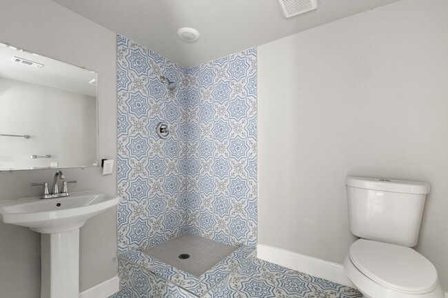 Building Photo - 314 Short St