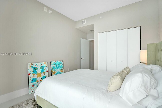 Building Photo - 501 NE 31st St