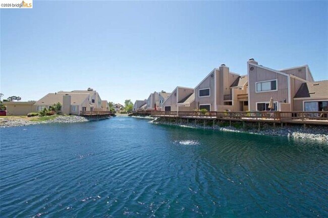 Building Photo - 2063 Sand Point Rd