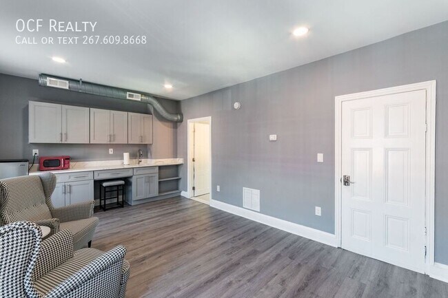 Building Photo - 1620 Mt Vernon St